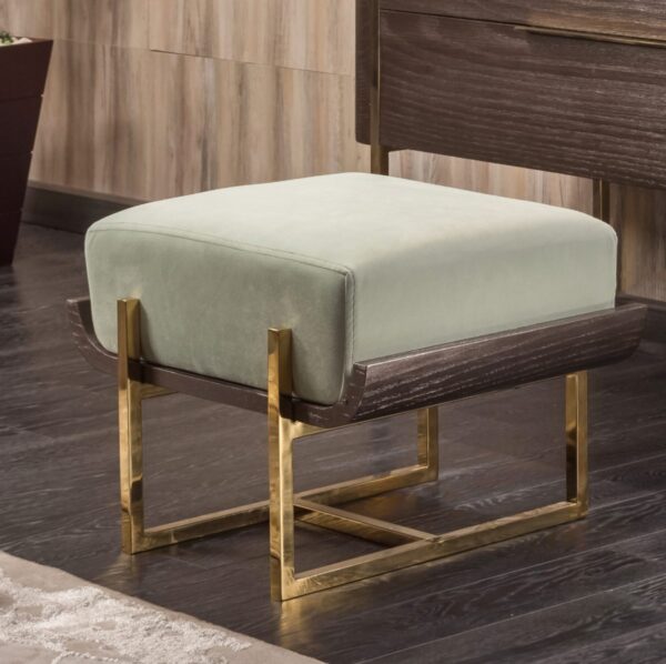 Aura Dress Pouf