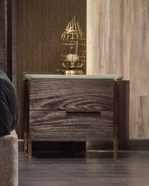 Aura Commode