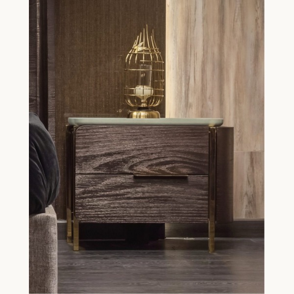 Aura Commode