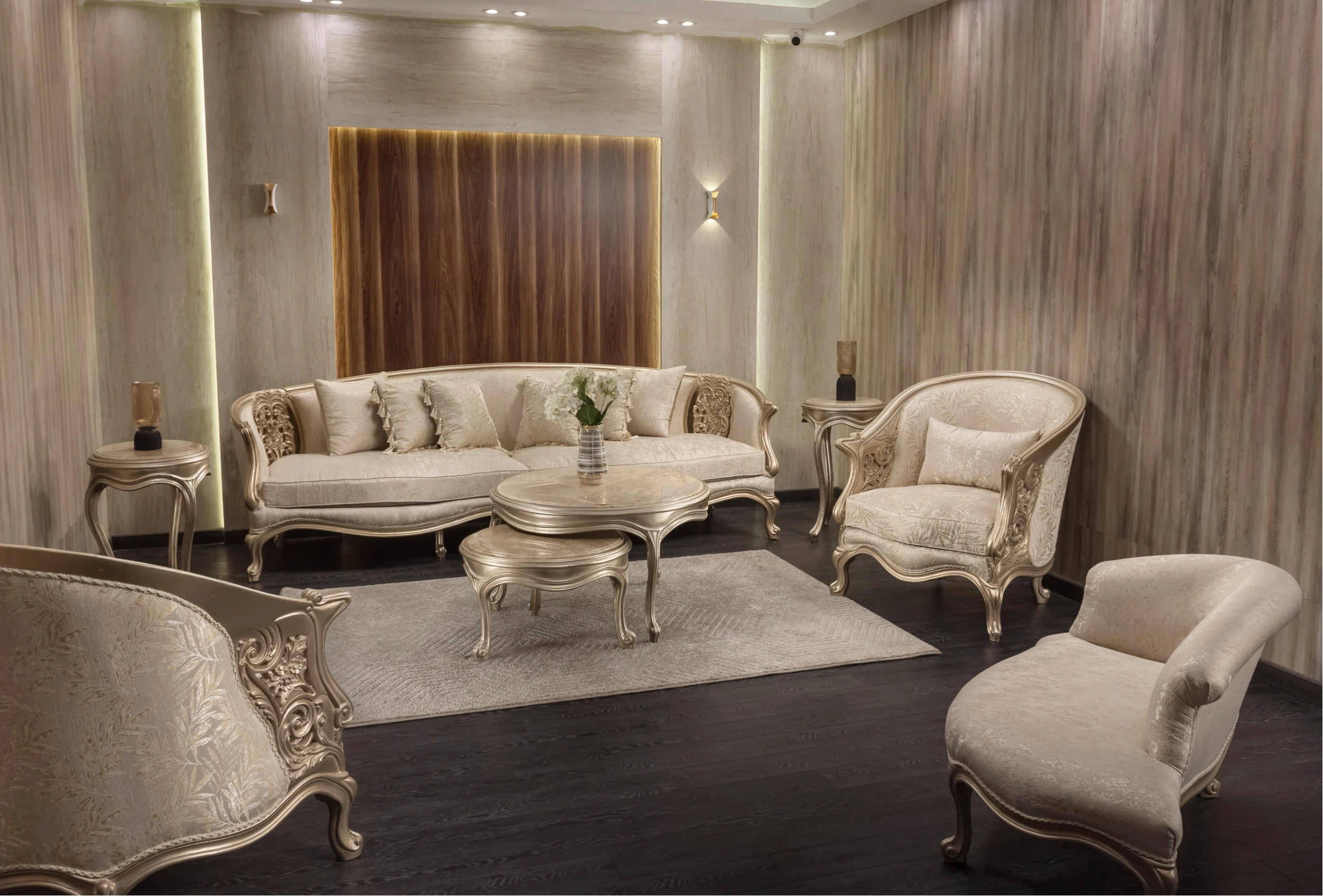 1782141427_14.jpg King Salon - Image 1
